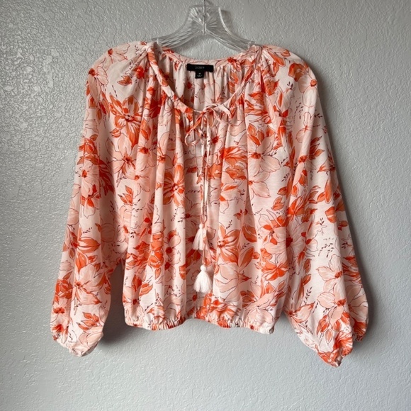 Crew tassel tie- front cropped top in breezy blooms - Picture 4 of 11